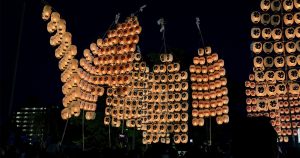 秋田県の竿燈まつり